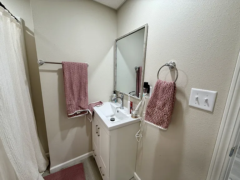 200 N Pine St #202 — Photo 31