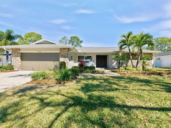 2654 Clubhouse Dr N, Clearwater, FL 33761