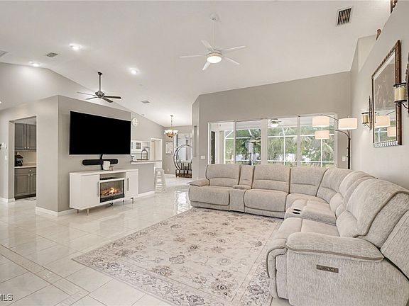 3rd image of 3638 Giblin Dr