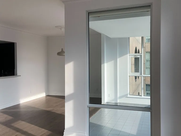 77 Avenue Rd #401 — Photo 12