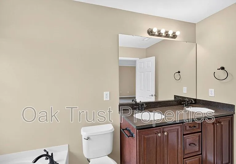 7018 Bellflower Ln — Photo 16