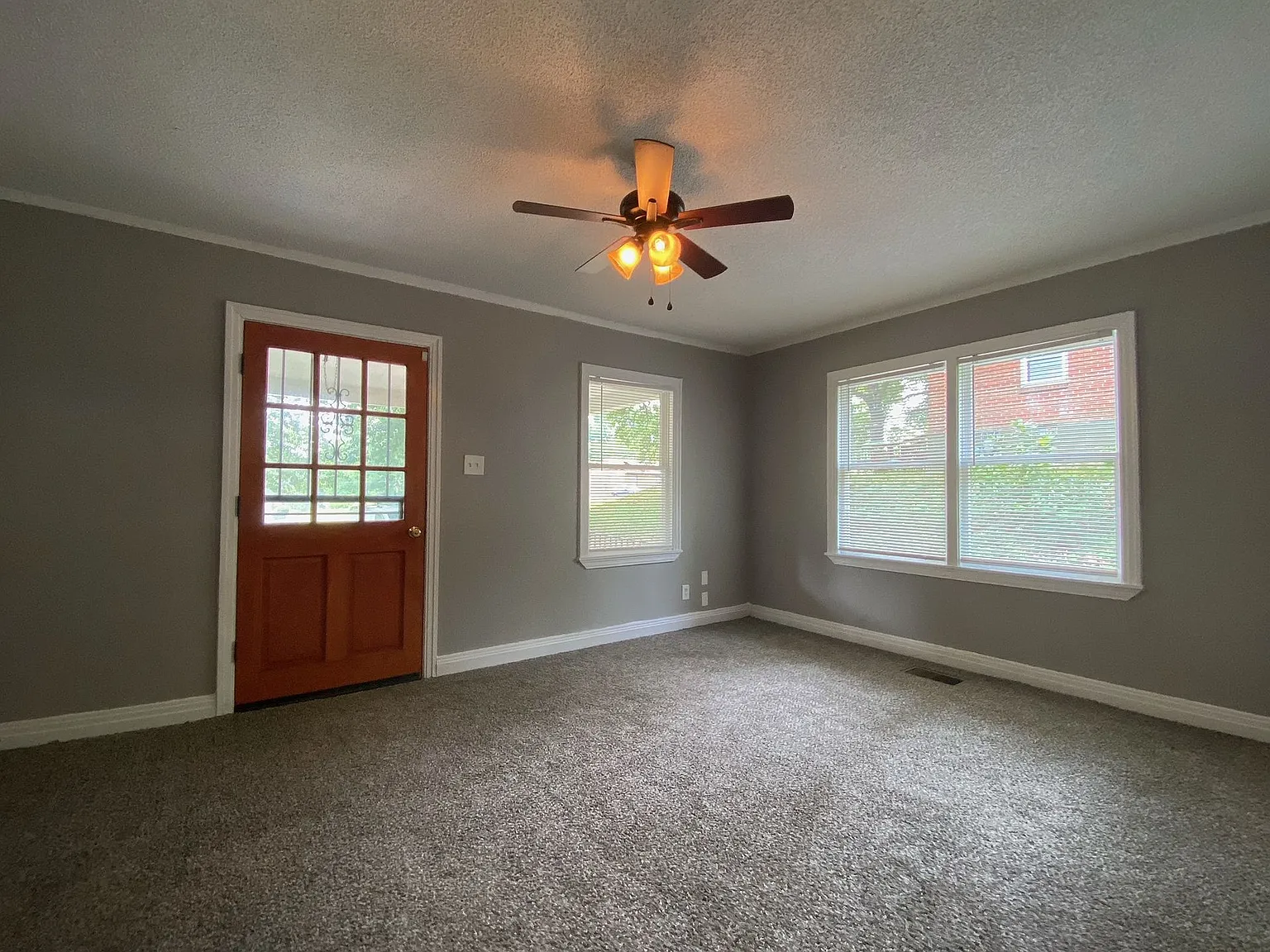 3309 Charlotte Rd — Photo 2