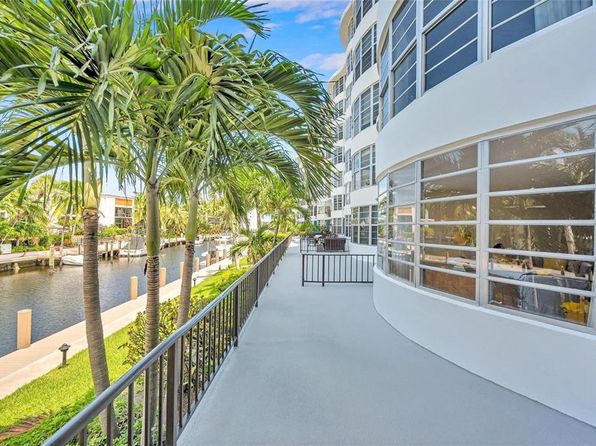 3051 NE 48th St APT 103