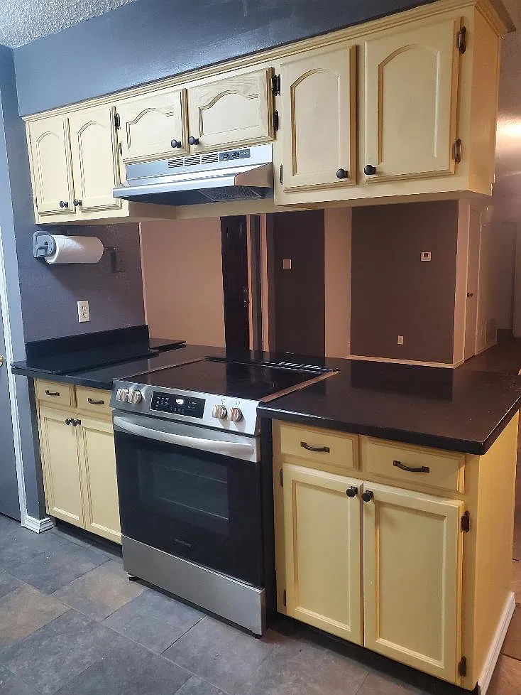 3 bed, 1450 sqft, $2,100 — Photo 3