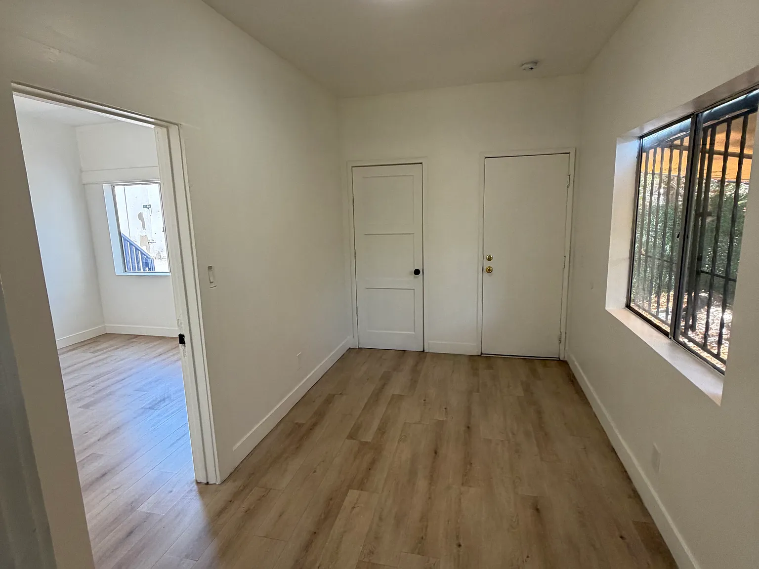 3 bed, 1100 sqft, $3,100 — Photo 4
