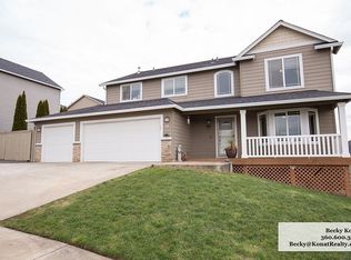 1217 W F Pl, La Center, WA 98629