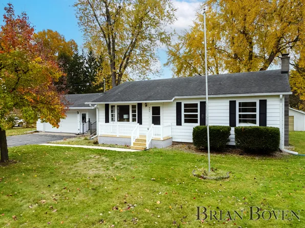 322 Ronald St NE, Cedar Springs, MI 49319