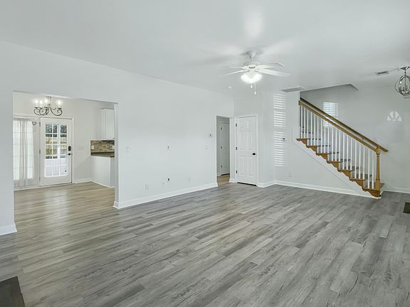 3rd image of 272 Westbrooke Rd