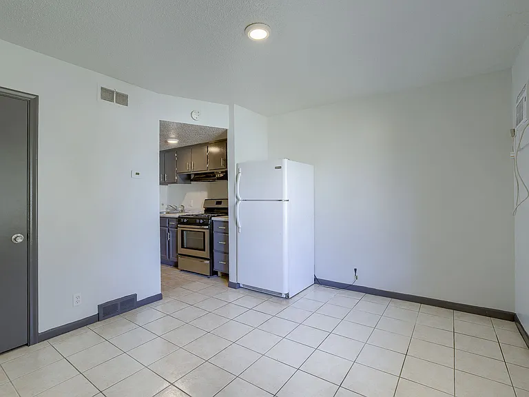 4513 Lafayette Ave — Photo 7