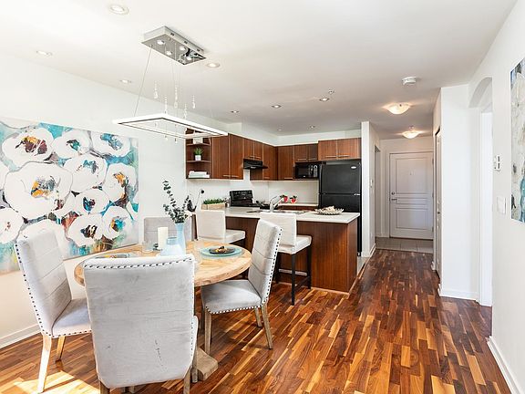 3rd image of 4868 Brentwood Dr #117