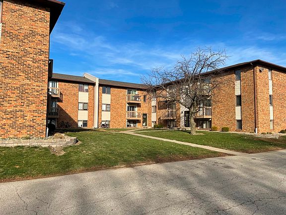 2nd image of 1002-1004 S Mercer Ave