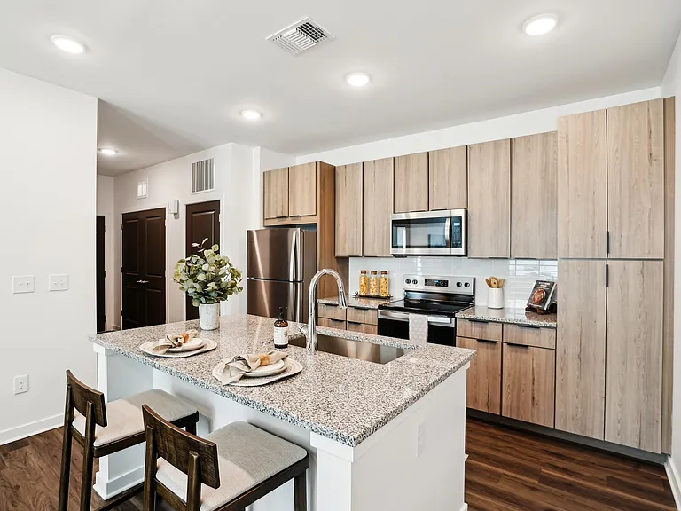 The Pullman Luxury Apartments — Photo 8