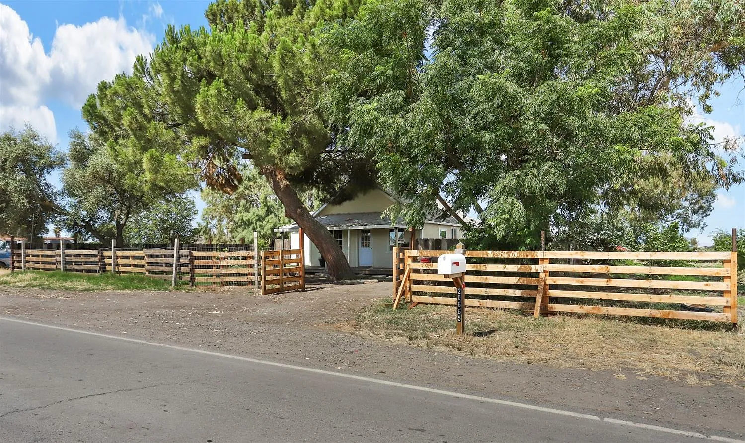 20665 Reynolds Ave photo 1