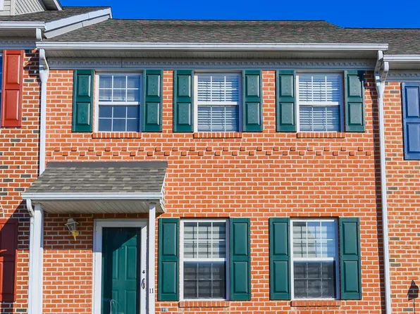 11 Charlemont Ct, Shillington, PA 19607