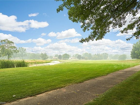 3rd image of 2086 Beechtree Dr #54