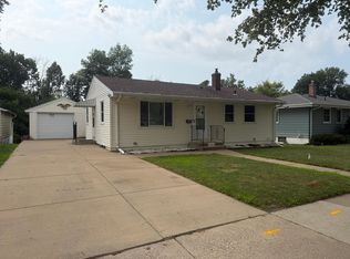 2156 Hawthorne Ave E, Saint Paul, MN 55119