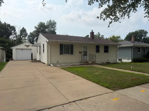 2156 Hawthorne Ave E, Saint Paul, MN 55119