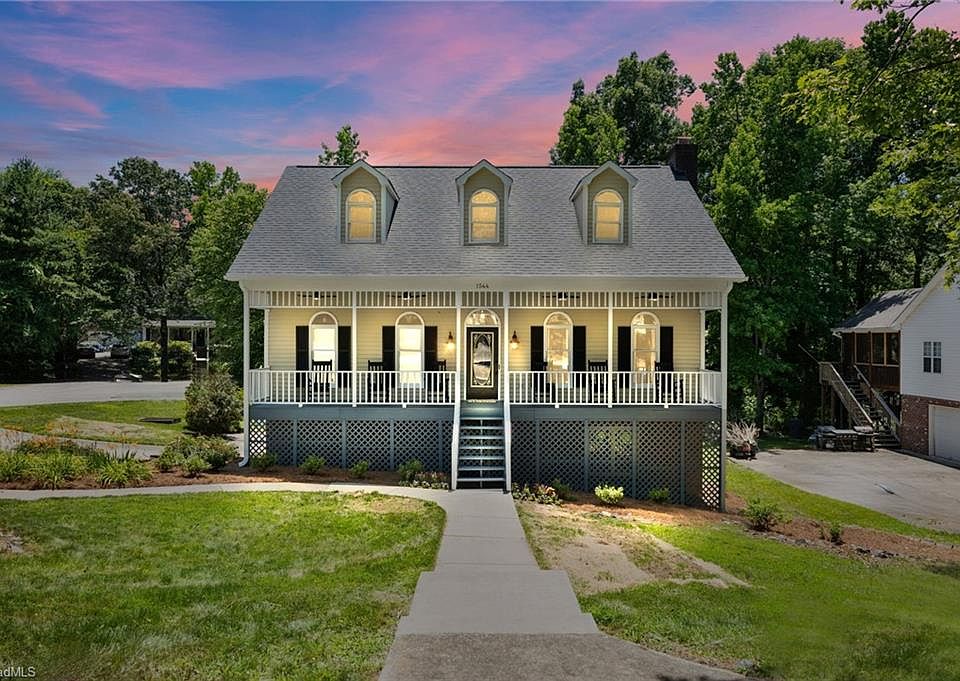 1st image of 1544 Chimney Rock Dr