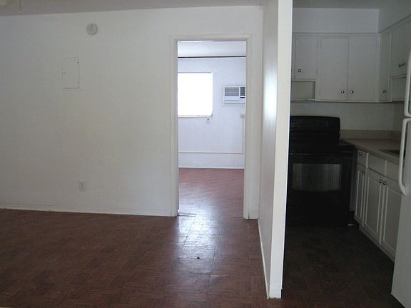 2nd image of 220 NE 12th Ave