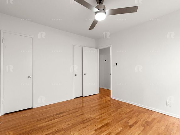 5th image of 325 S Rexford Dr APT 3