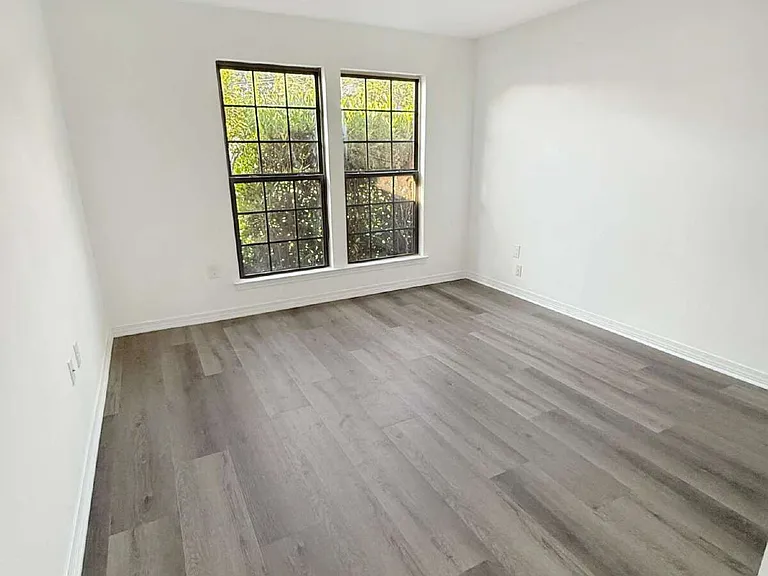 8657 El Paseo St — Photo 2