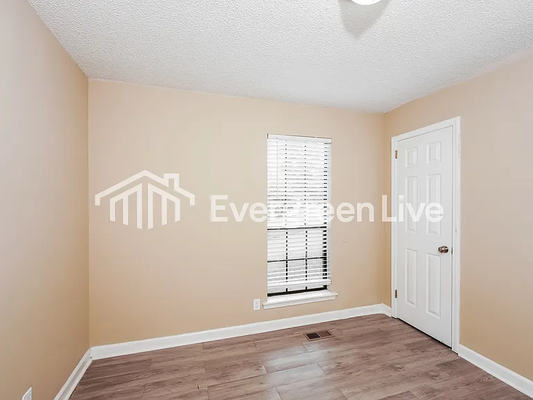 2657 Laburnum Dr — Photo 11