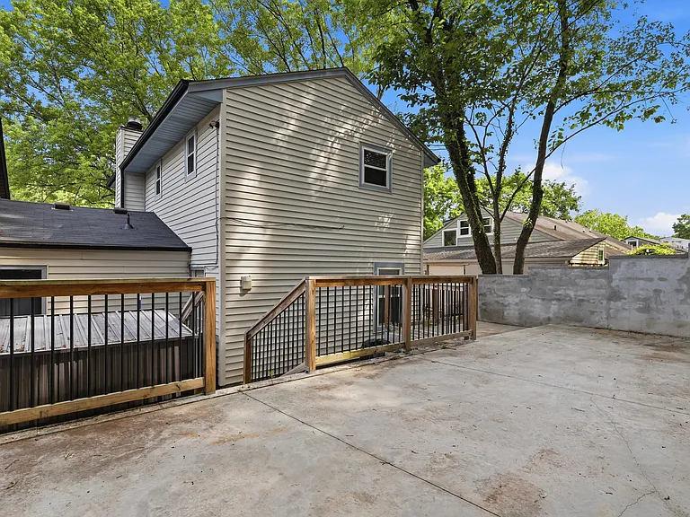 7668 NW Chatham Cir — Photo 29
