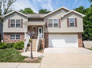 216 Cavalier Rd, Marquette Heights, IL 61554