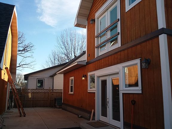 2nd image of 814 8th Ave N