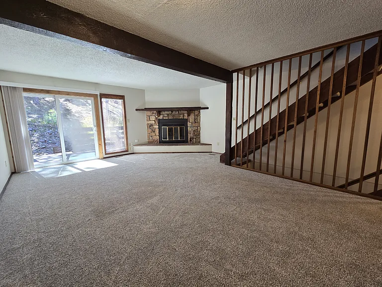 570 Manor Ct #B — Photo 7
