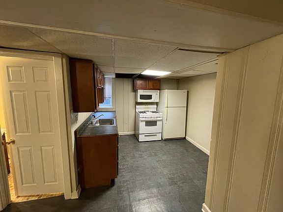4th image of 271 Kalmia Ave APT 2