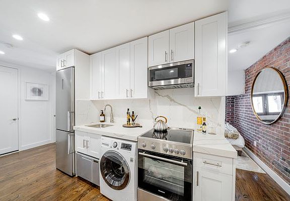2nd image of 35 Crosby St APT 3