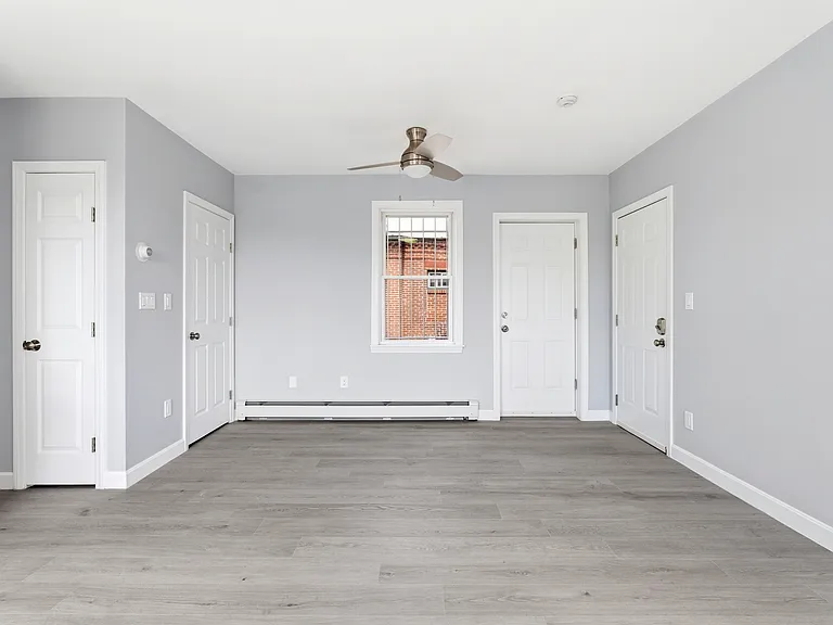 250-252 Main St #3R — Photo 2
