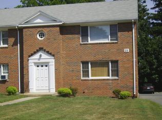 21 Hallock St APT 19, Amherst, MA 01002