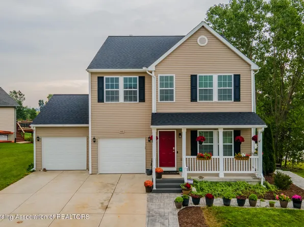 85 Lake Ridge Dr, Mason, MI 48854