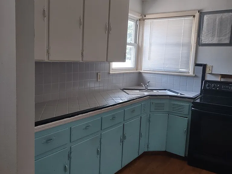 112 Beechwood Ave #1 — Photo 2