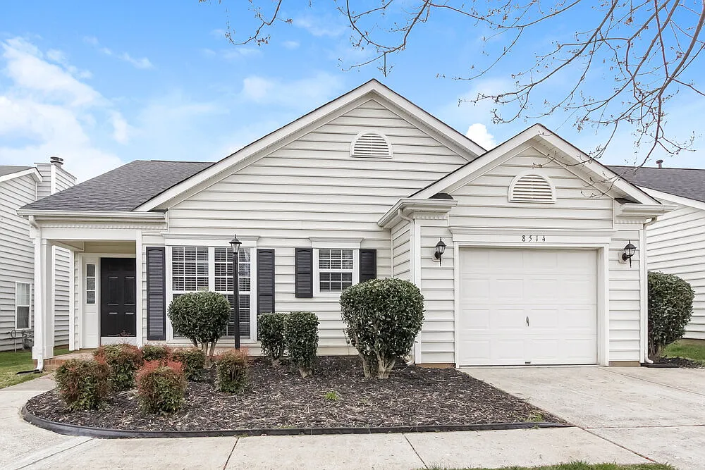 3 bed, 2.0 bath, 1212 sqft, $1,835 — Photo 1