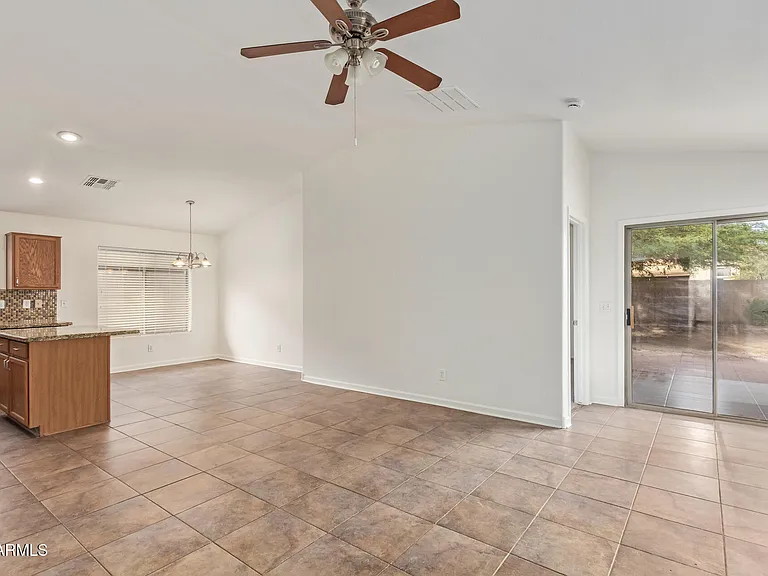 42346 W Sunland Dr — Photo 11
