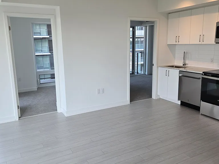 4010 Eglinton Ave W #1104 — Photo 4