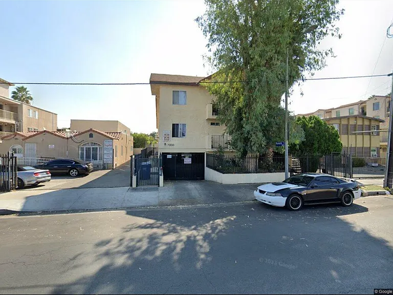 7300 Canby Ave #105 — Photo 1