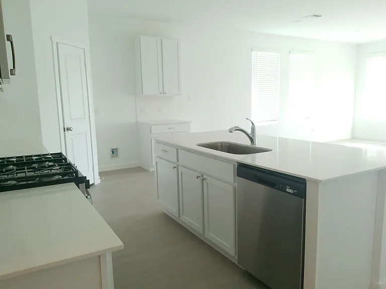 2846 Westeros St — Photo 5