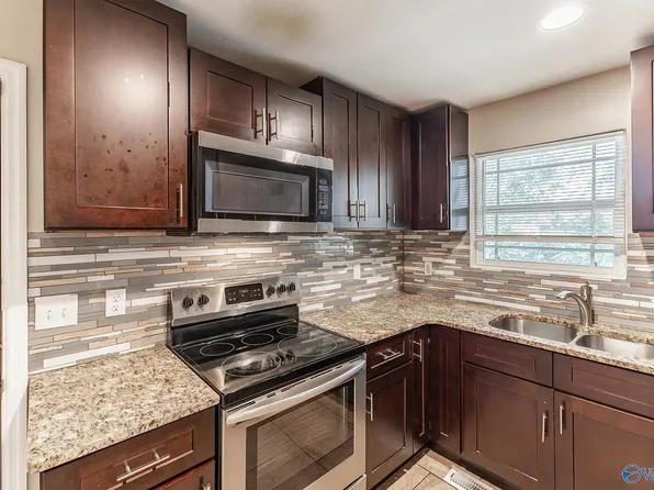 3207 Delia Ln NW, Huntsville, AL 35810