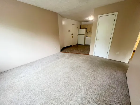 35 Log Street #1A, Manchester, NH 03102