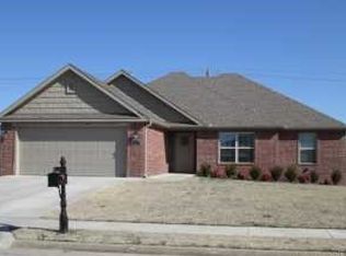 2211 Hunter Dr, Pea Ridge, AR 72751