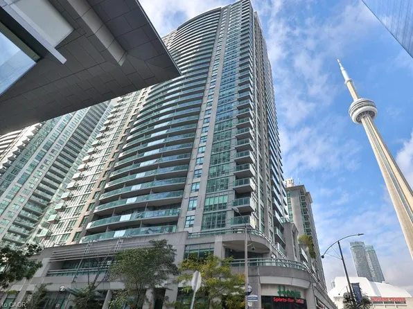 30 Grand Trunk Cres #708, Toronto, ON M5J 3A4