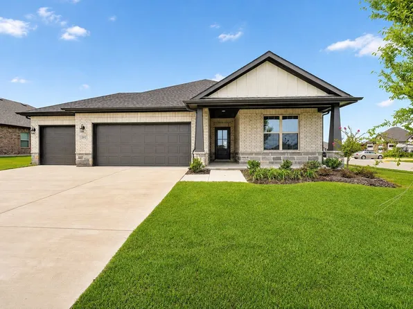 202 Briarwood Dr, Nevada, TX 75173