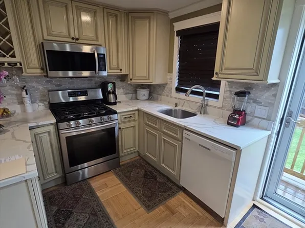 37 Wall St #2C, Worcester, MA 01604