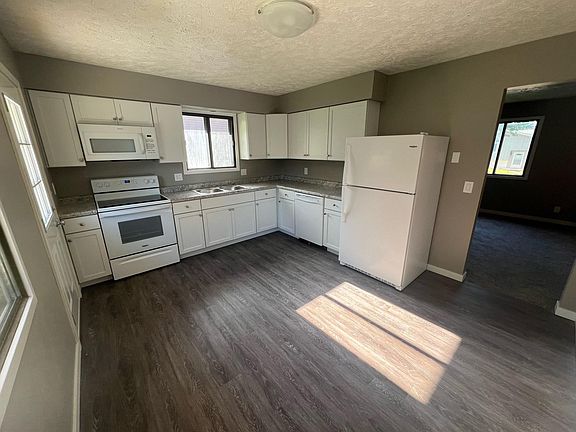 5th image of 22 Cypress St