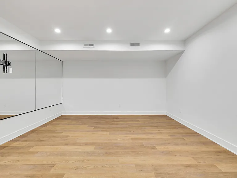 16 Feldman Ct — Photo 20