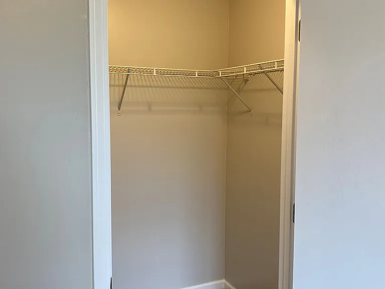 Regency Park Apartments — Photo 8